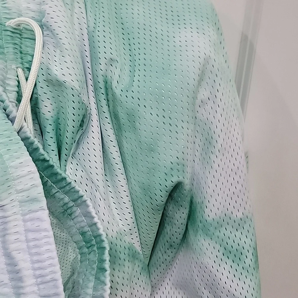 NWT plus size Nike tie dye mesh shorts - Picture 8 of 8